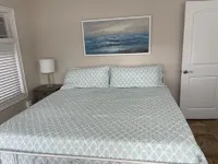 Cottage by the Sea Unit AIndian Rocks Retreat- 3-Minute Walk to Beach- King Bed