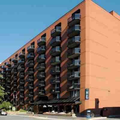 卡地亞廣場套房酒店 Hotel Exterior