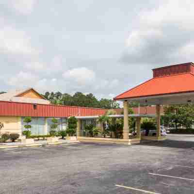 Super 8 by Wyndham Hardeeville Hotel Exterior