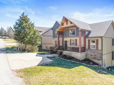 Pools Pvt Hot Tub near Thunder Ridge & Big Cedar