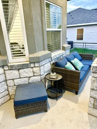 Minutes from Canyon Lake! Custom 3 Bedroom Home W/ Fire Pit. Perfect Location! Отели в г. Спринг Бранч