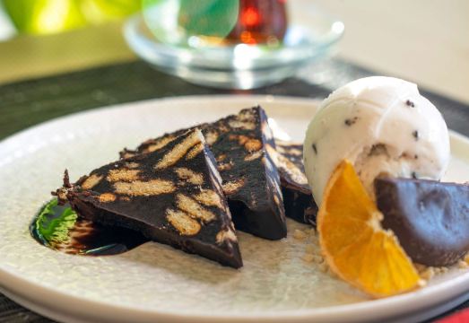 1. 이비스 아다나..