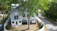 Wake up to river views:dreamy 4 bedrooms escape by the city beach in Dunnellon. Hotels near Publix Super Market at Rainbow Square Shopping Center