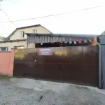 Bishkek Backpackers Отели рядом с достопримечательностью «Парк Берёзовая роща»