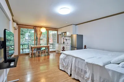 Bellus-Rose Pension Gyeongju