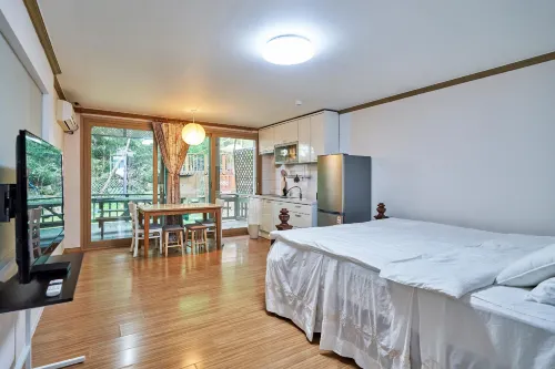 Bellus-Rose Pension Gyeongju