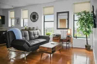 Stylish Top Floor Condo in Downtown Indianapolis, Mile Square Neighborhood