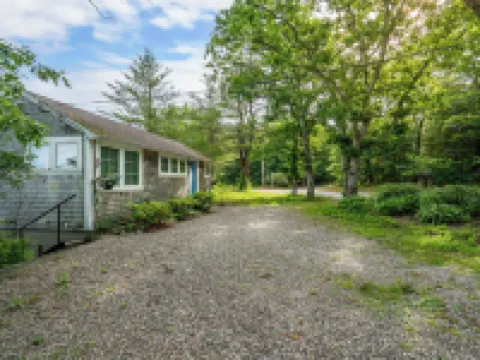 WOW View! Waterfront Cottage. Private Beach, King Bed, Full Kitchen. Relax&Enjoy โรงแรมในSandwich