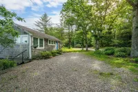 WOW View! Waterfront Cottage. Private Beach, King Bed, Full Kitchen. Relax&Enjoy
