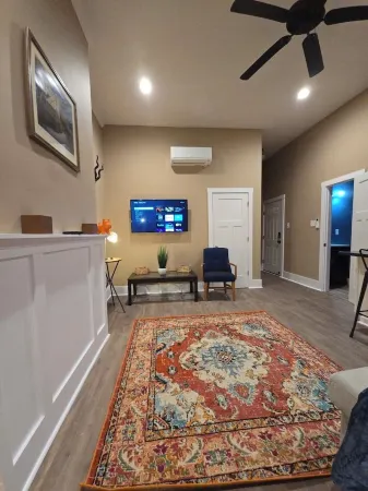 The Henry Lofts Unit 3 - 'The Sunset Suite'