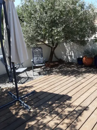 Mazet 50m2, Proche des Plages et du Village, Entouré D'espaces Verts Отели рядом с достопримечательностью «Chateau d'Avignon»