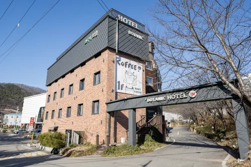 Botanik Hotel Cheonan Eungwonri - 停車場