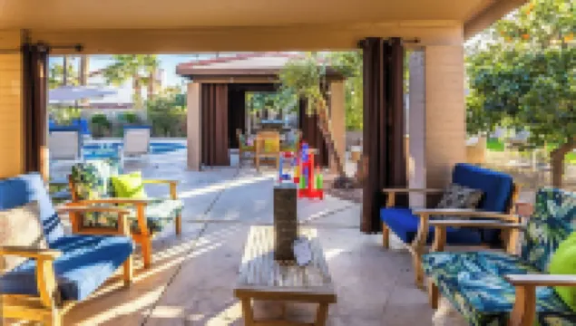 Beautiful 2-Story house in delightful Scottsdale!