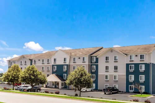 WoodSpring Suites Bentonville - 2-Star