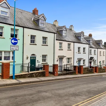 Maes-Y-Berllan - Close to Village and Beach
