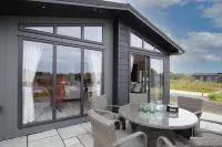 Ael-Y-Bryn - Luxury Lodge, Hot Tub, Three En-Suite Bedrooms - Haustierfreundliche