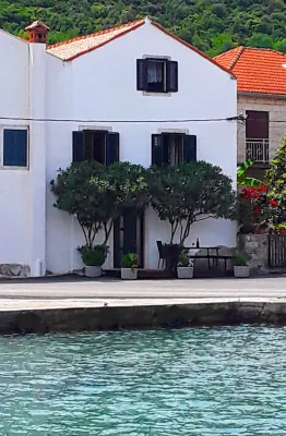 Holiday Home by the Sea - Nina & Kate Hotels in Ston