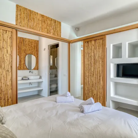 Lil Paros Luxury Suites