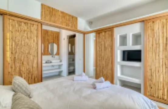 Lil Paros Luxury Suites