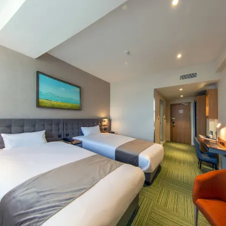 Aurora Hotel Ulaanbaatar Отели рядом с достопримечательностью «Гандантэгченлин»