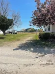 Quaint costal farm cottage, on a working farm, just mere miles from beaches!