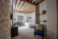 Hôtel le Chantilly Hotels in Oise