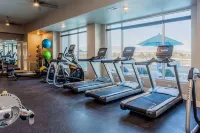 Sparks 2Br Water Views - Spring Events & Jacuzzi - Gym
