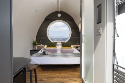 Luxurious Snug with Hottub Which Sleeps-2 in Fife Hotels near Hill of Tarvit Monument