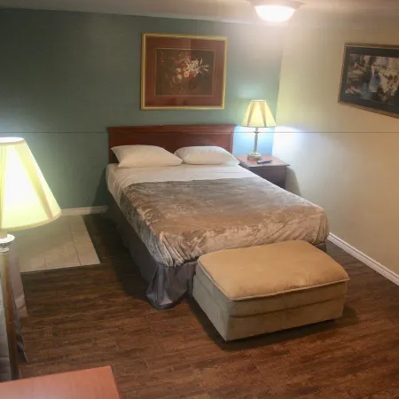 American Plaza Motel