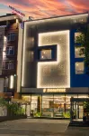 Signature Hotel