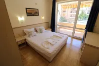 Menada Paradise Dreams Apartments Hotels in Єленіте