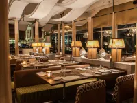 Las Americas Torre Del Mar Hotels near Crespo