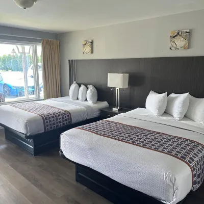Lake Erie Lodge Hotels near Asbury Woods