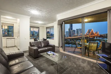 Bridgewater Apartments Отели рядом с достопримечательностью «Парк Нью Фарм»