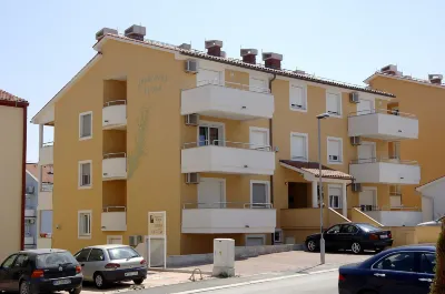 Apartments Flora Hotel in zona Kamenjak National Park