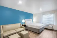 WoodSpring Suites Merrillville - parking