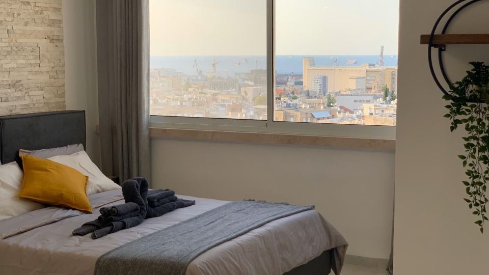 Maya New Guest House -Panoramic Sea&CityCentre View, Haifa