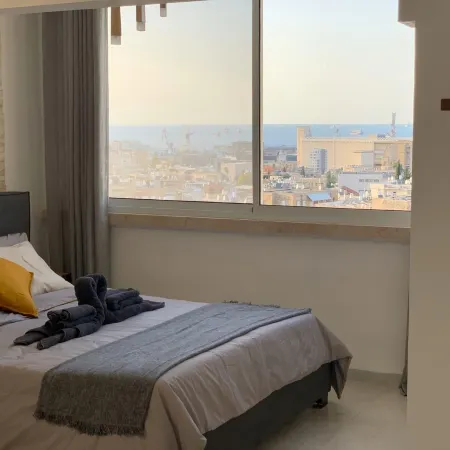 Maya New Guest House -Panoramic Sea&CityCentre View, Haifa