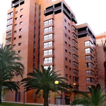 Apartamentos Plaza Picasso Hotels near Museo del Gremio de Artistas Falleros