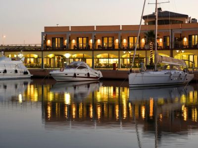 Marina Place Resort