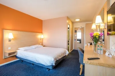 Metro Inns Huddersfield Hotels near Halifax Road Yew Park