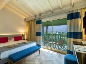 Crystal Flora Beach Resort - Ultimate All Inclusive