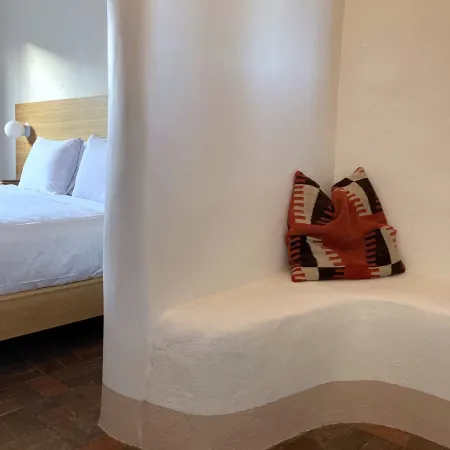 The Parador Farmhand 1 Downtown