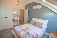 Juglans Suites - Kolam Renang