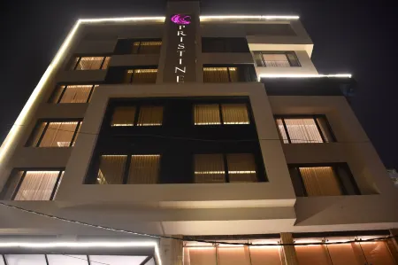 Pristine Hotel, Varanasi Отели в г. Варанаси
