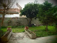 Charming Trikala Apartment with Garden & Central Heating Hoteles en 