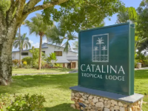 Catalina Tropical Lodge Hotels in Cabrera