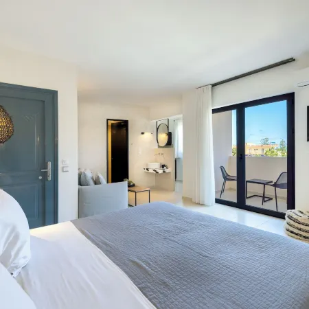 La Stella Suites