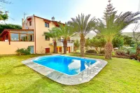 Villa Karteros with Private Swimming Pool - piscina