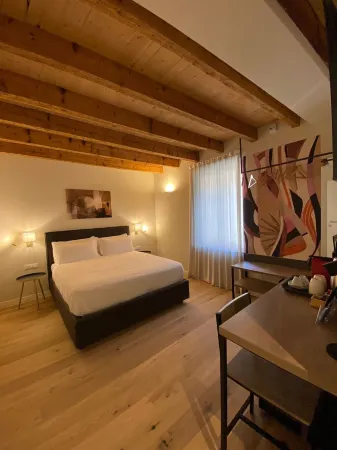 Malvezzi24 Boutique Rooms Отели рядом со станцией Desenzano - Via Gramsci, 13